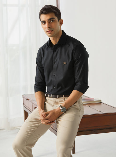 Young Man Wearing Black Shirt Brown Stock Photo 581613937 | Shutterstock