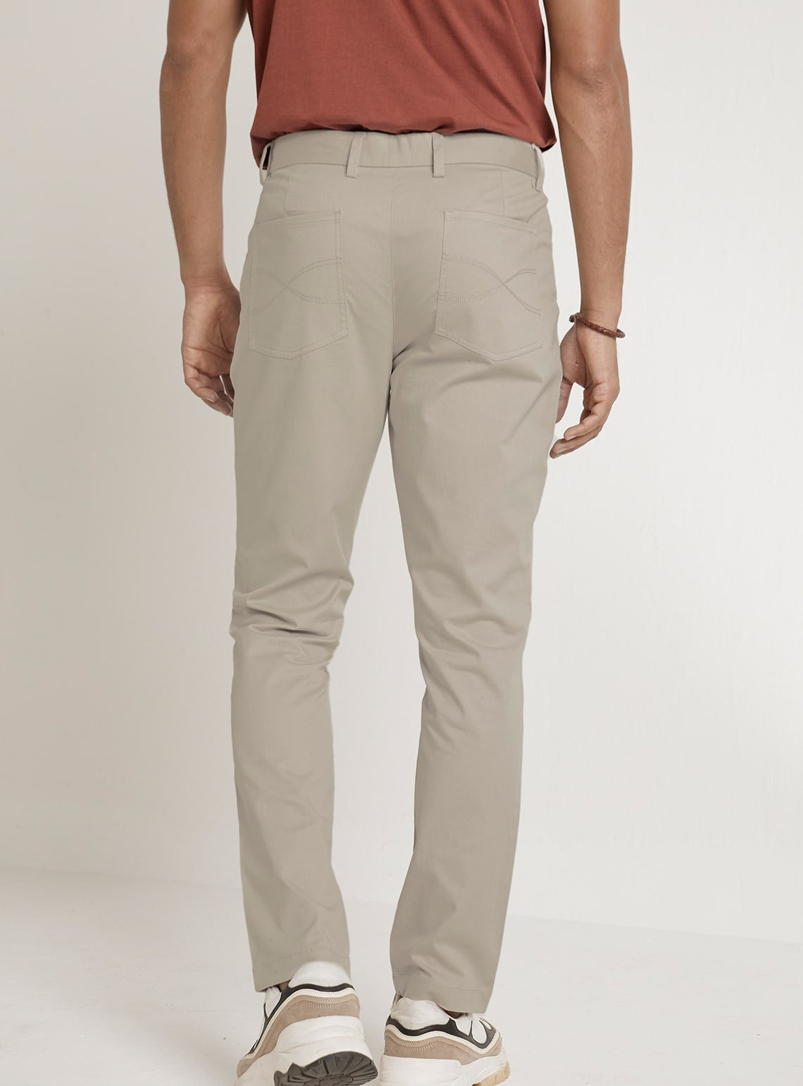 Light Achromatic Chino